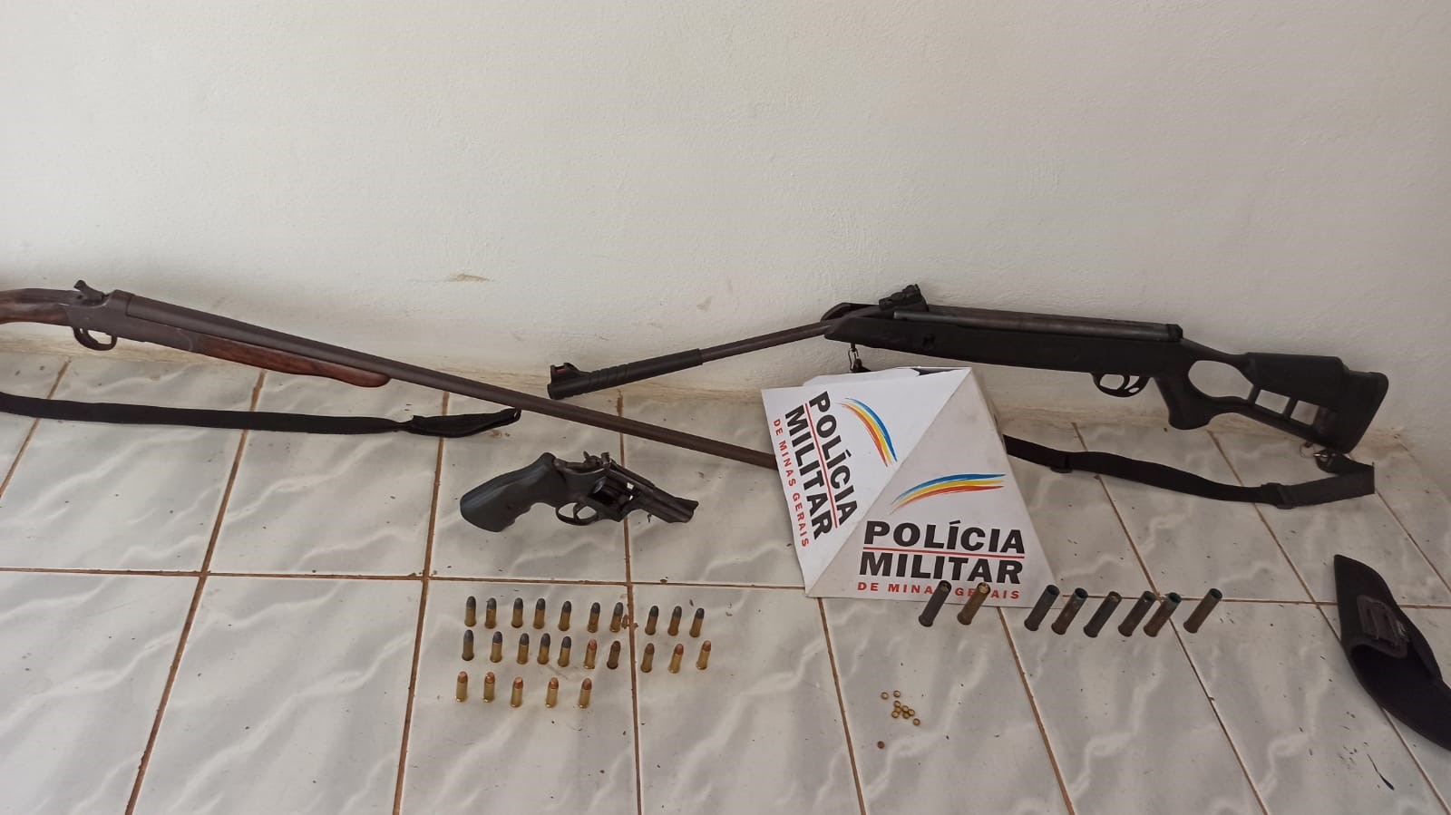 Homem é encontrado morto dentro de própria casa pela PM