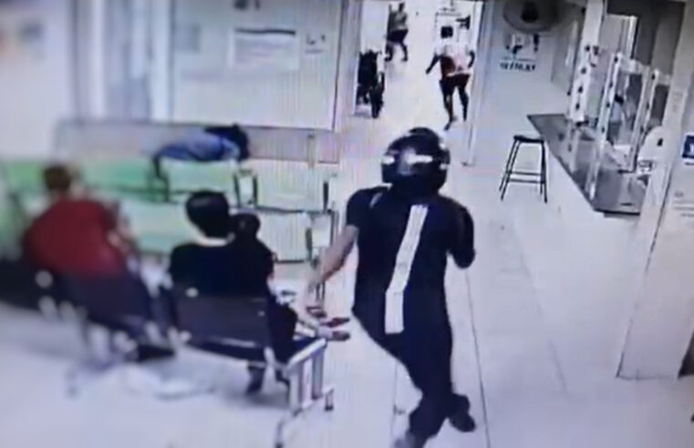 Câmeras flagram homem baleado invadir emergência do HSS para fugir de agressores
