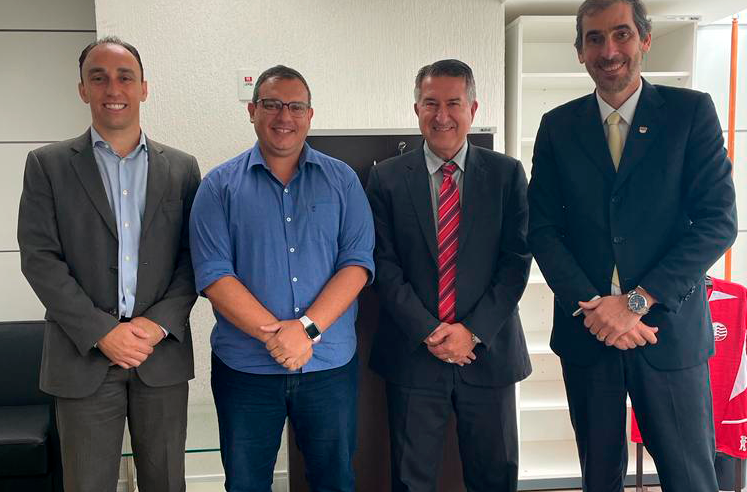 Reitor da UFV se reúne com secretário nacional de Futebol