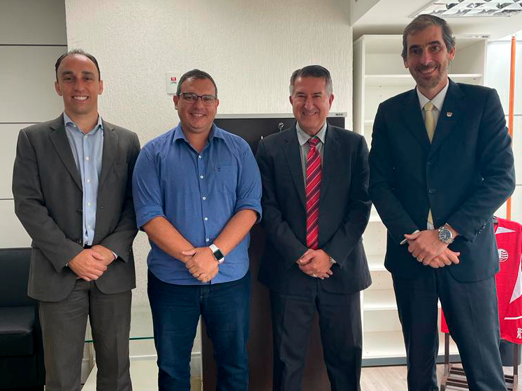 Reitor da UFV se reúne com secretário nacional de Futebol