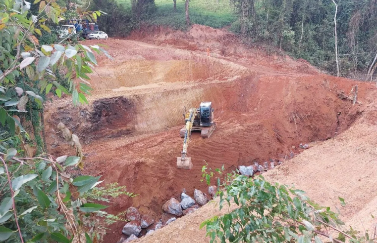 Obras de reparo começam na rodovia MG-280, entre Dores do Turvo e Alto Rio Doce