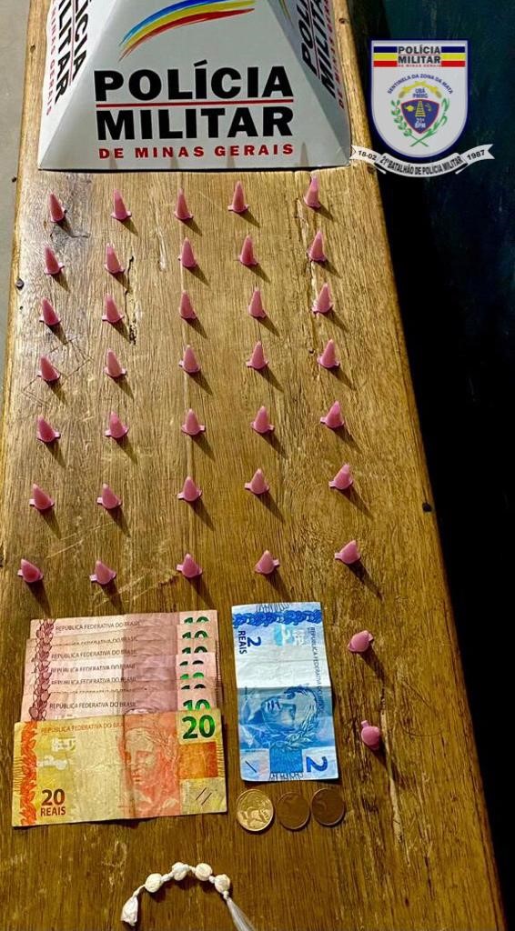 Dupla é presa por tráfico e drogas são apreendidas em Ubá