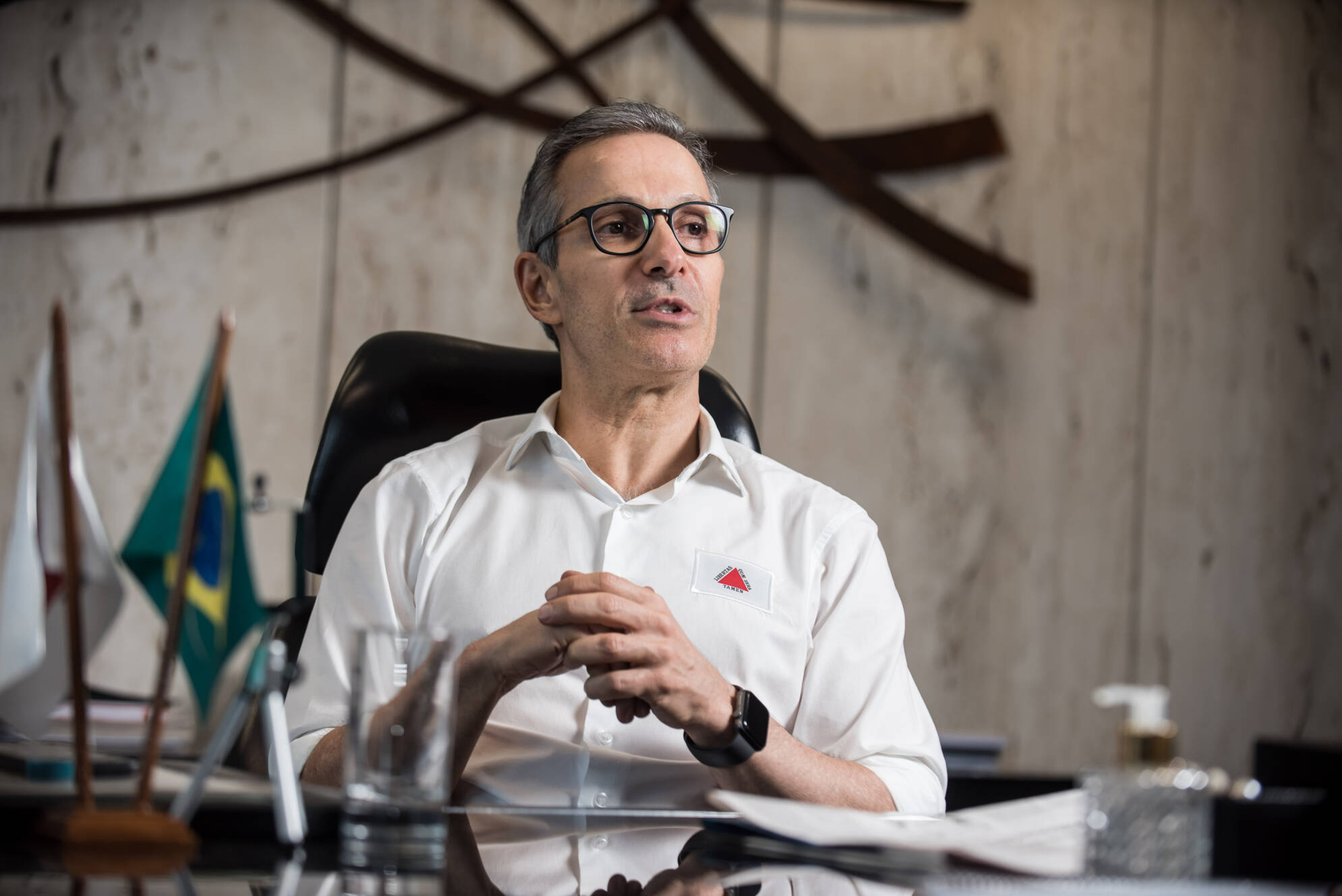 Salário de Zema pode aumentar 298% após aprovação de Projeto de Lei