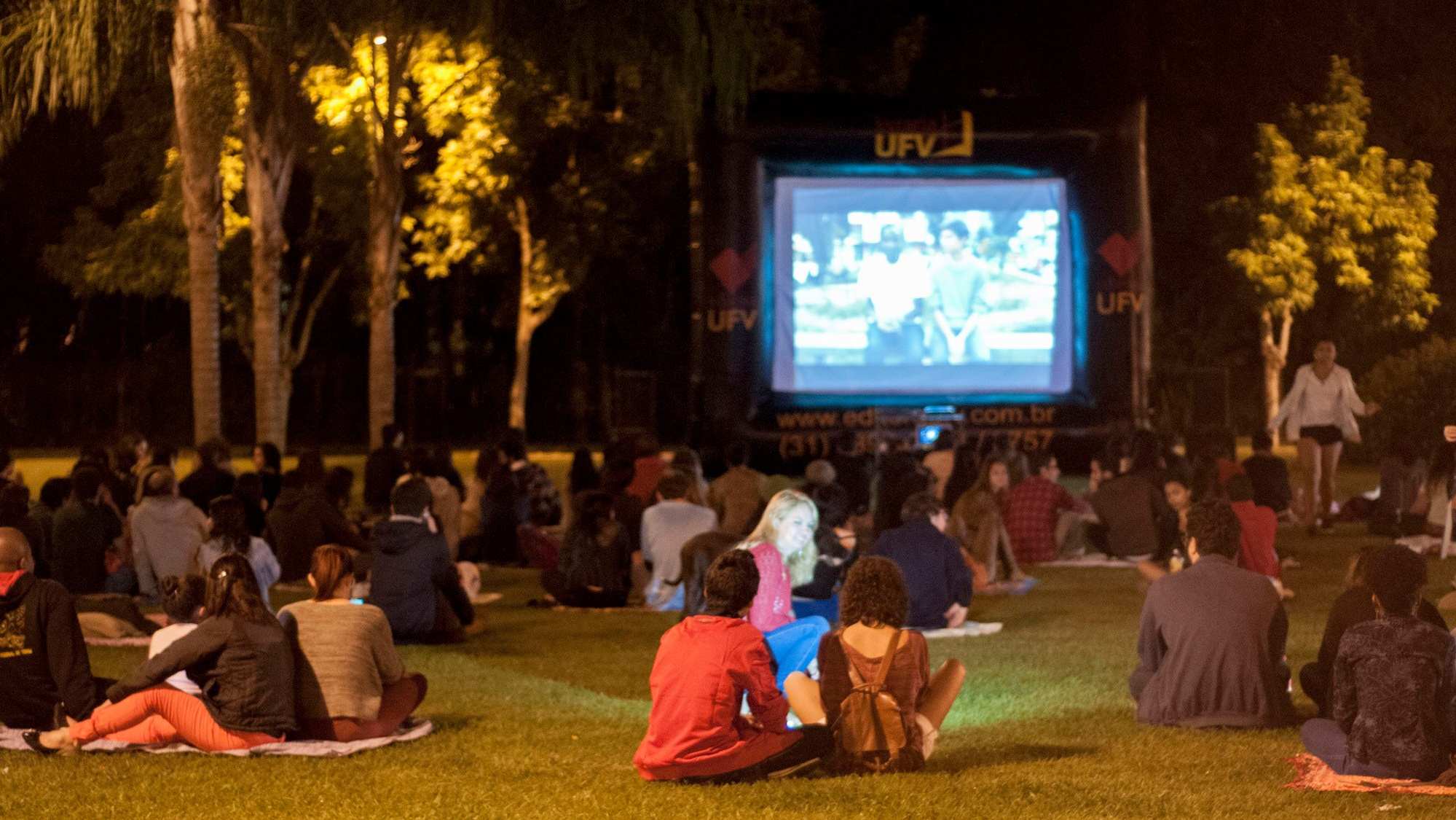 CineCom vai exibir filme ao ar livre no próximo domingo (30)