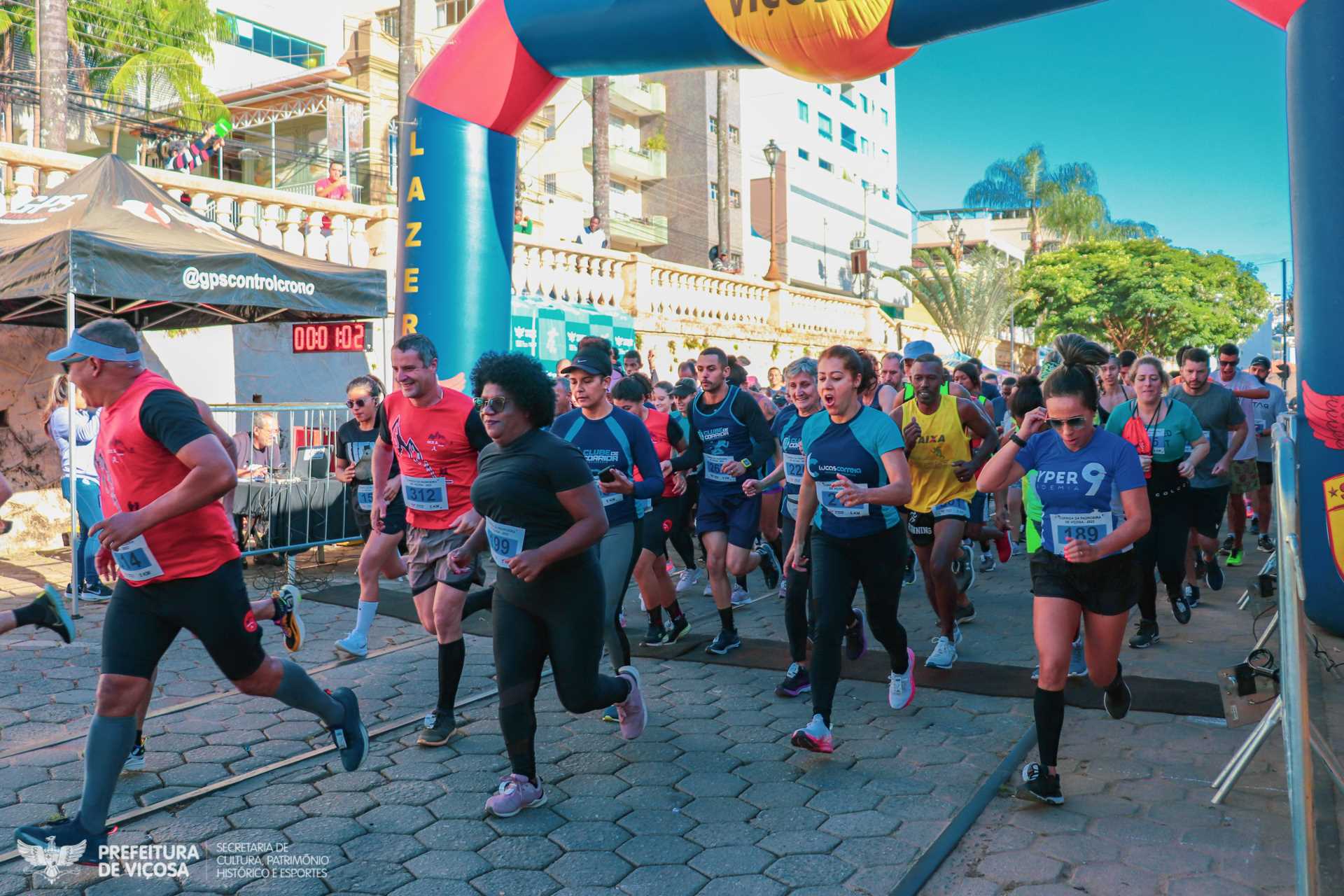 Viçosa: Corrida da Padroeira reúne centenas de atletas no centro da cidade