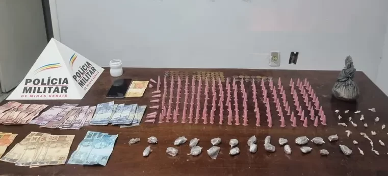 Adolescente é apreendido com mais de 200 pinos de cocaína em Rodeiro