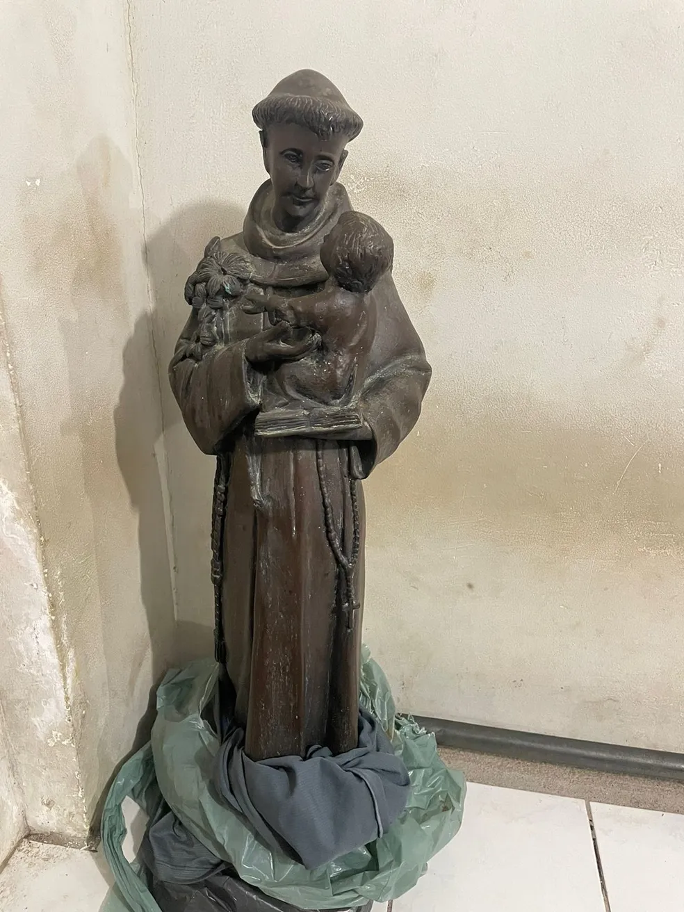 Ubá: homem furta imagem de santo e é preso durante transporte