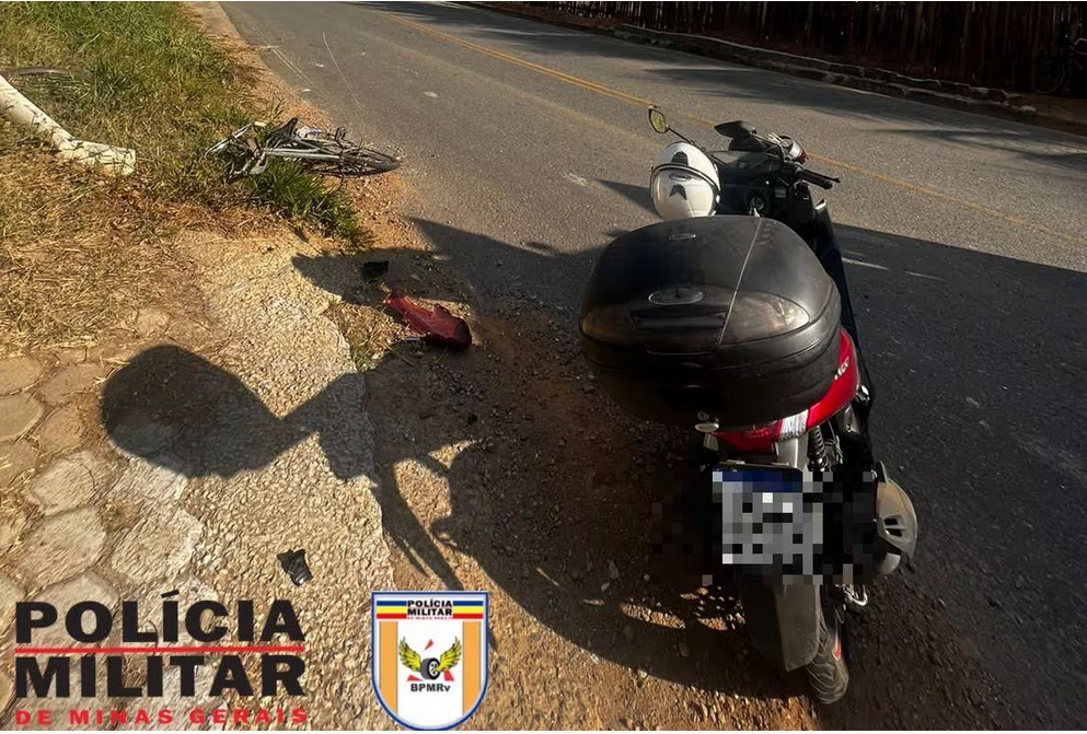 Colisão entre moto e bicicleta deixa sargento da PM e idoso feridos em Ubá