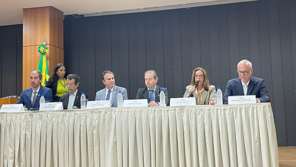 Cerimônia marca recondução de posse de reitor e vice da UFV, em Brasília
