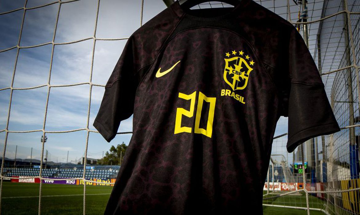 No sábado, Brasil jogará com uniforme preto pela 1ª vez na história