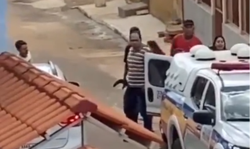 VÍDEO: veja o momento em que o homem, suspeito de matar a mulher a facadas, é preso em Guiricema