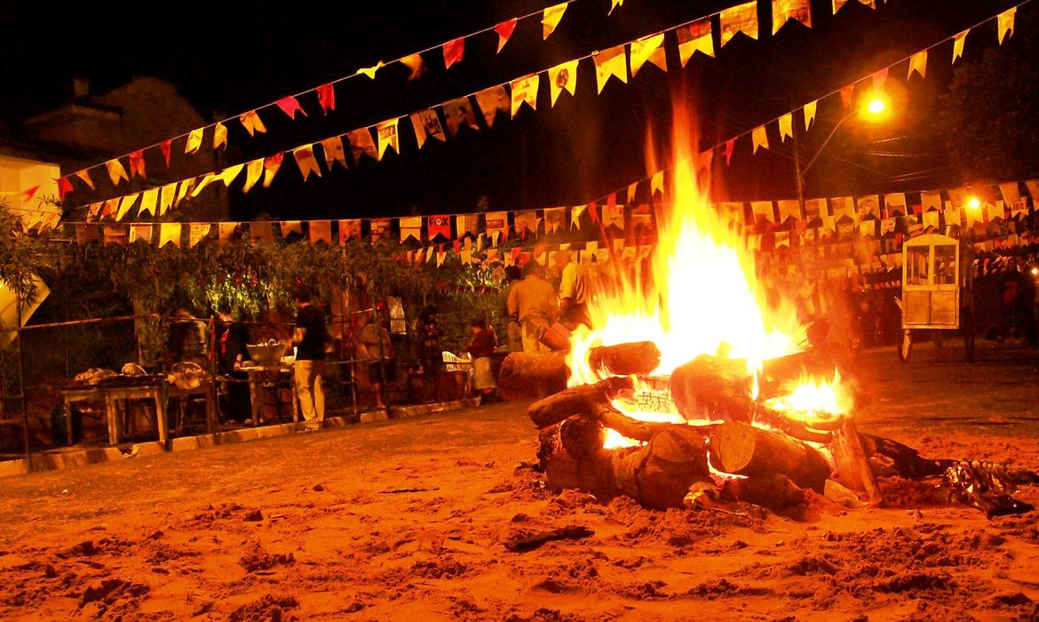 Em tempo de festa junina, campanha alerta para cuidados com queimaduras