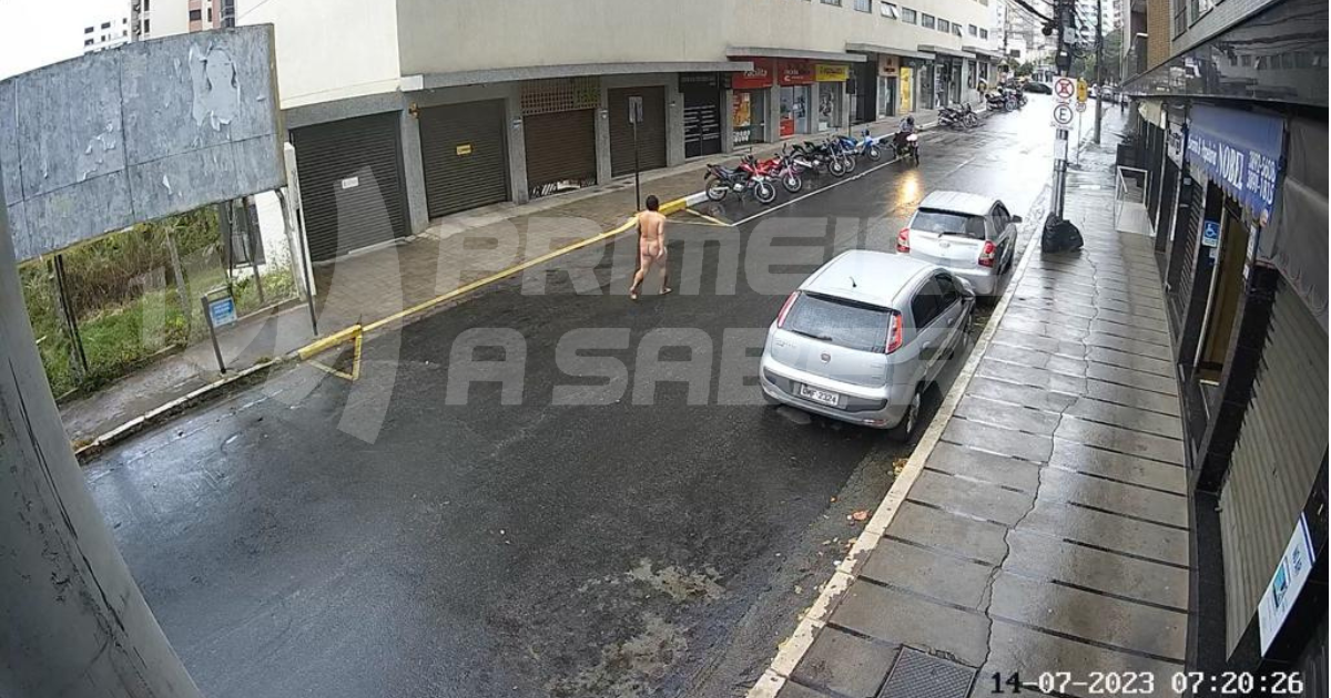 Após ser atacado por cachorros, homem anda pelado em ruas de Viçosa