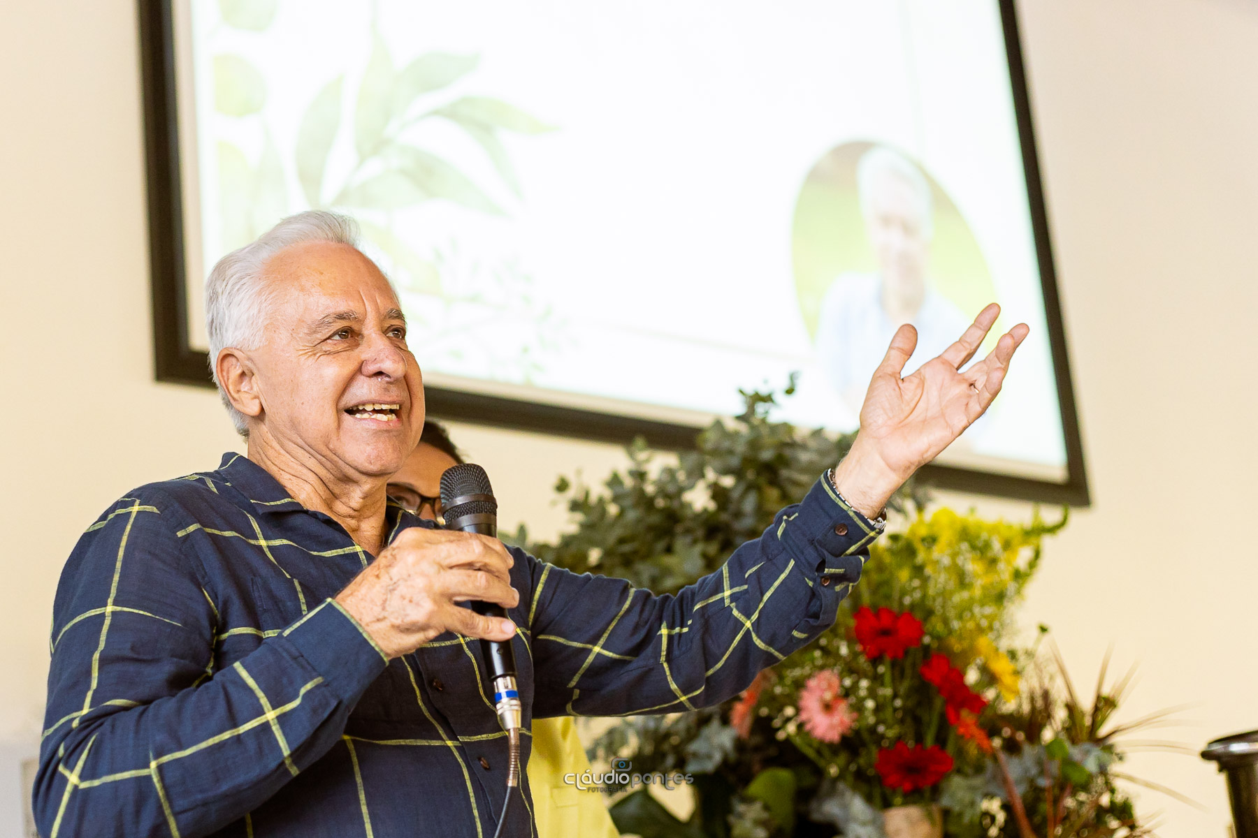 Ex-orientados homenageiam o professor Acelino Alfenas em Viçosa