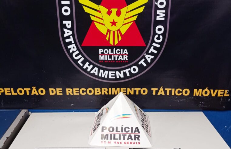 Polícia Militar localiza drogas e simulacros de arma de fogo, em Ponte Nova