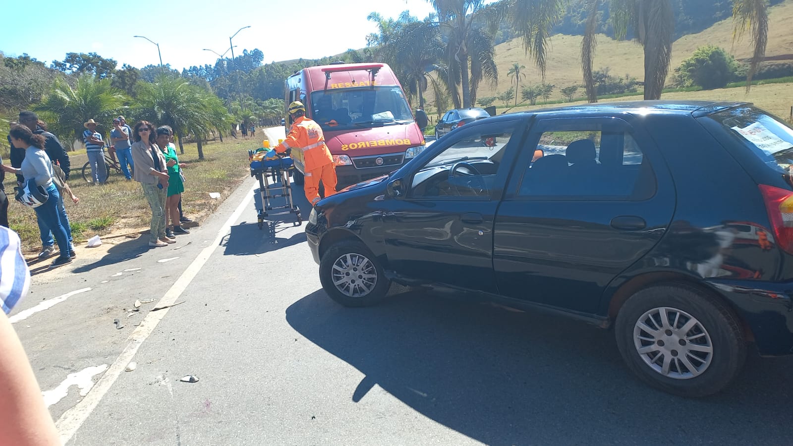 Colisão entre carro e moto no trevo de Coimbra e Ervália