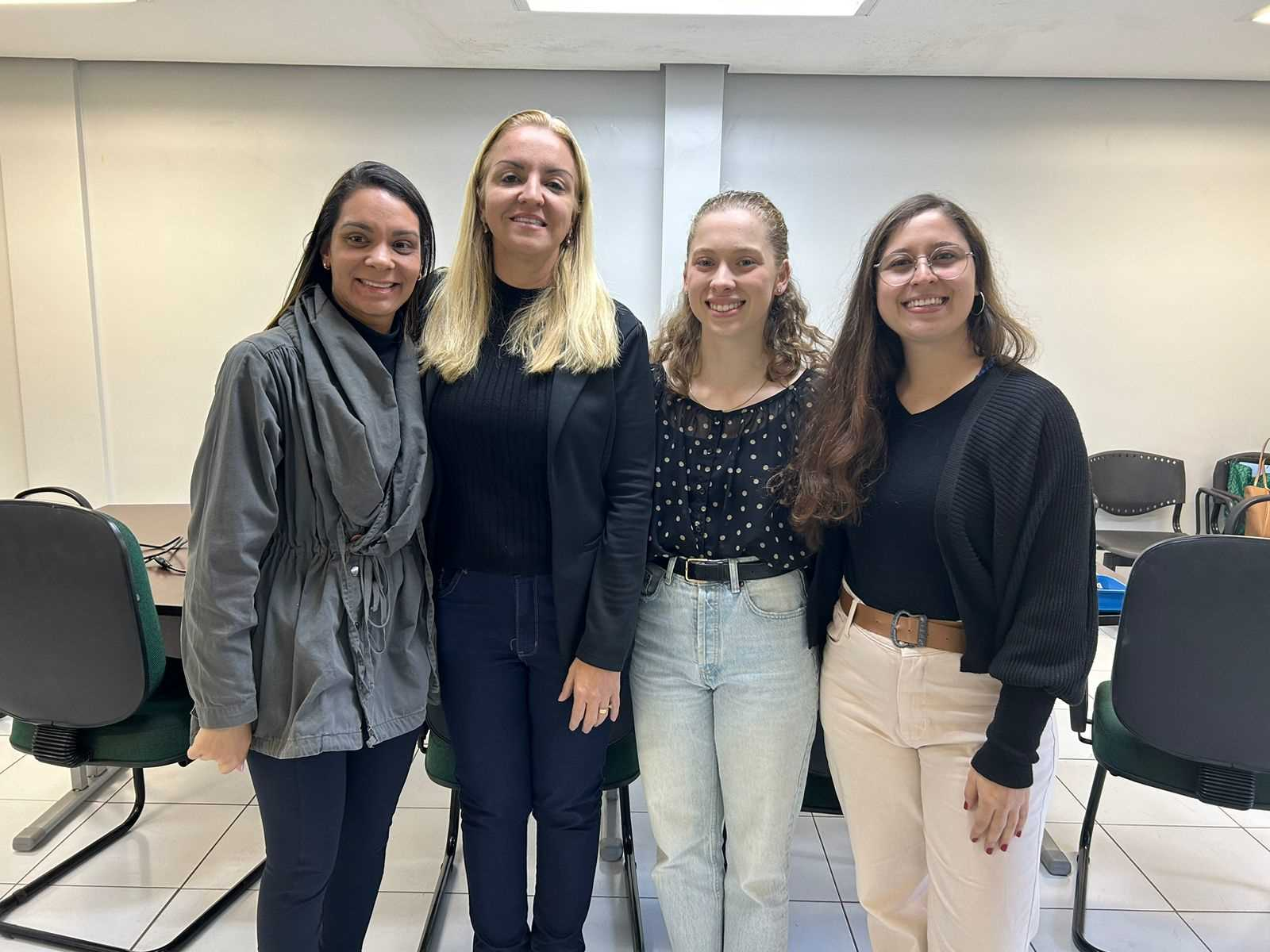 Em parceria com UFV, CAPS e CEAE recebem capacitações sobre acolhimento humanizado