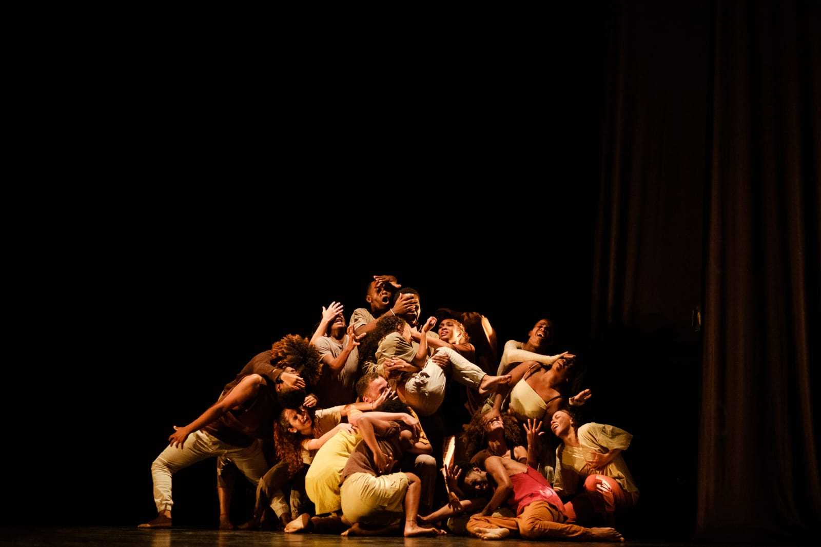 Grupos de dança do Centro Experimental participam de Festival em Curitiba