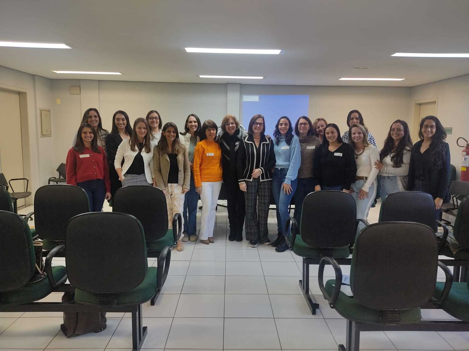 CEAE de Viçosa promove capacitação para nutricionistas