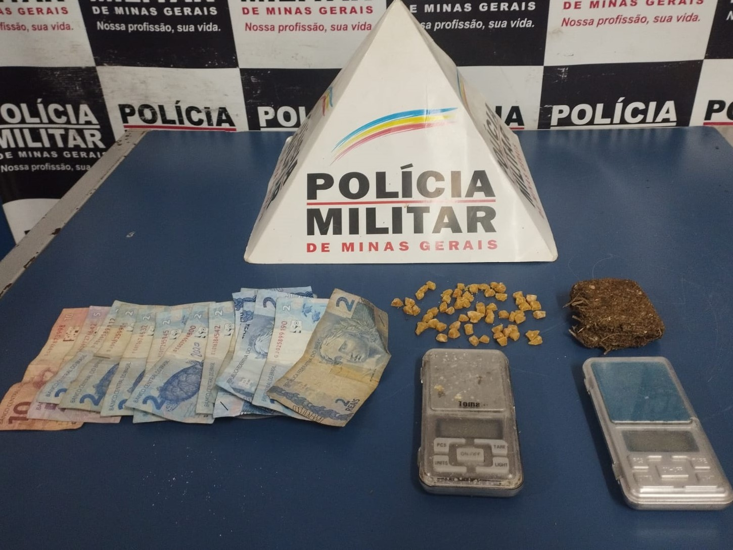 Ponte Nova: PM prende homem por tráfico de drogas