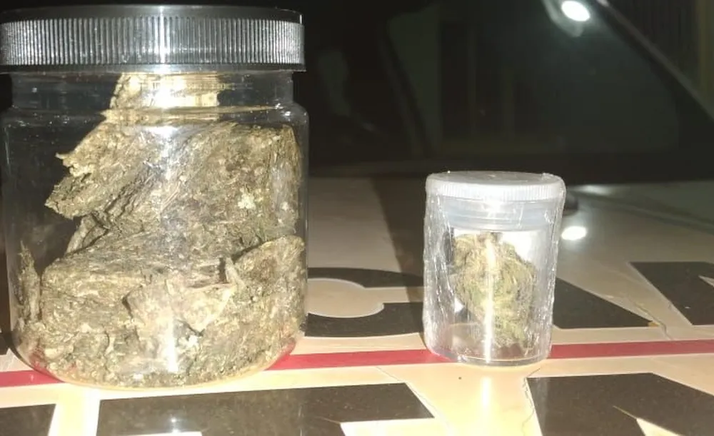 Passageira é presa com drogas em ônibus que seguia para Viçosa