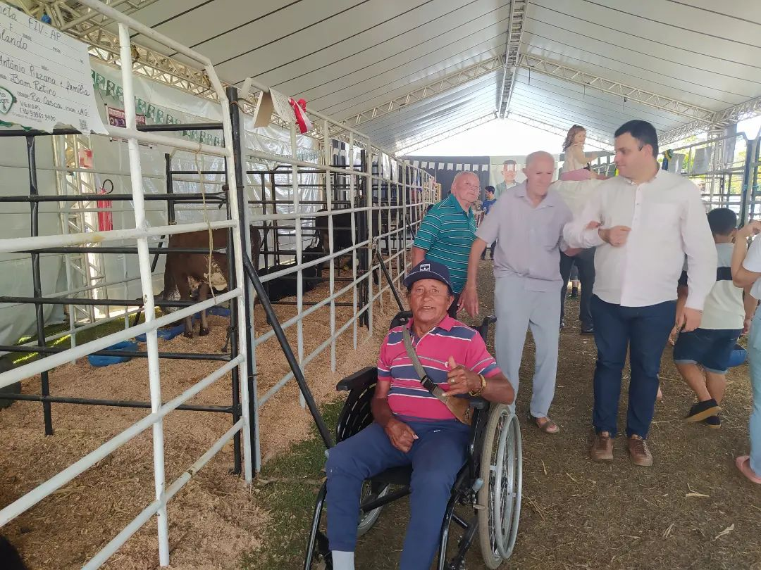 Idosos do Lar dos Velhinhos visitam a 93ª Semana do Fazendeiro