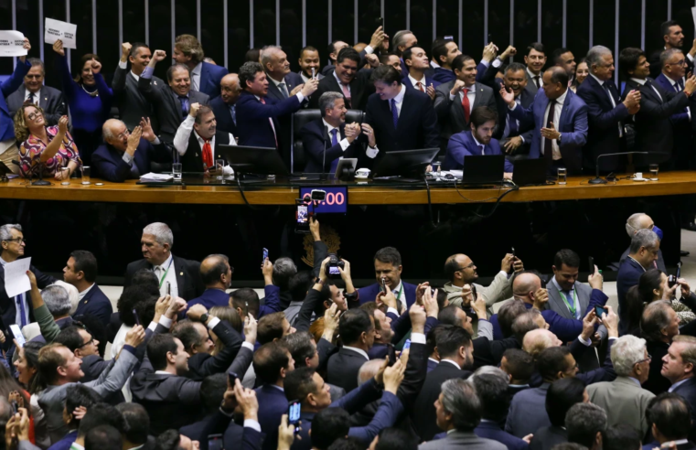 Câmara aprova PEC da reforma tributária
