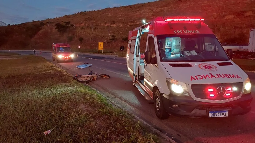 Motociclista sofre queda e morre em acidente na BR-116, em Muriaé