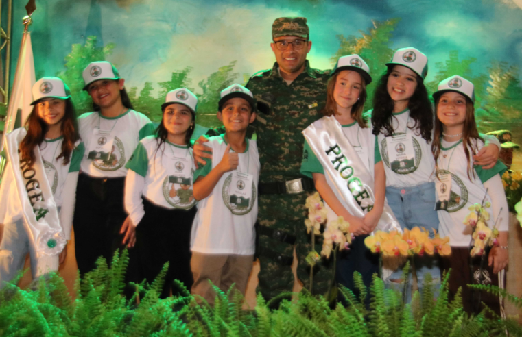 Alunos de duas escolas de Viçosa são certificados em programa ambiental