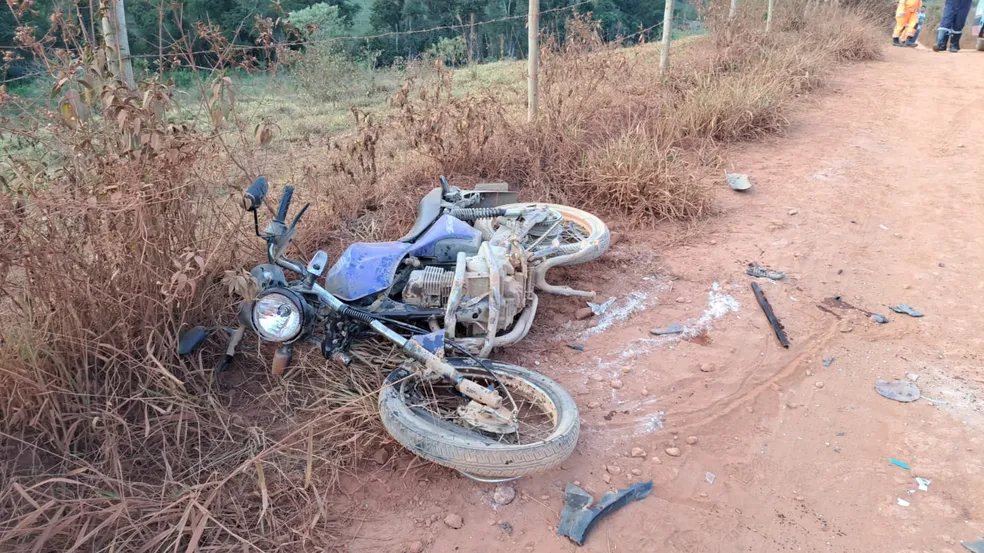 Viçosa: acidente entre carro e moto mata homem de 31 anos