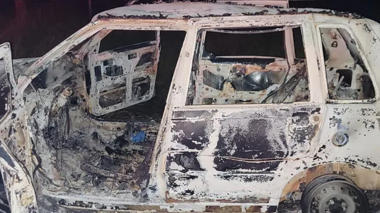 Ervália: passageiro morre carbonizado após carro bater em árvore