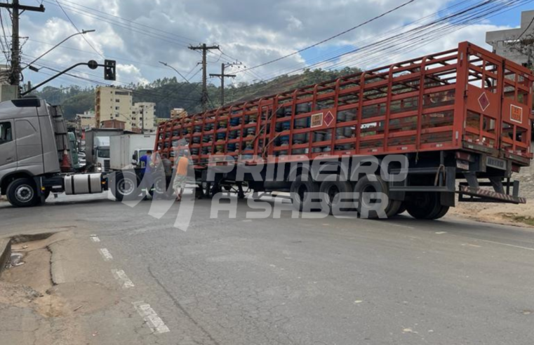 Carreta se desengata e provoca congestionamento na Castello Branco