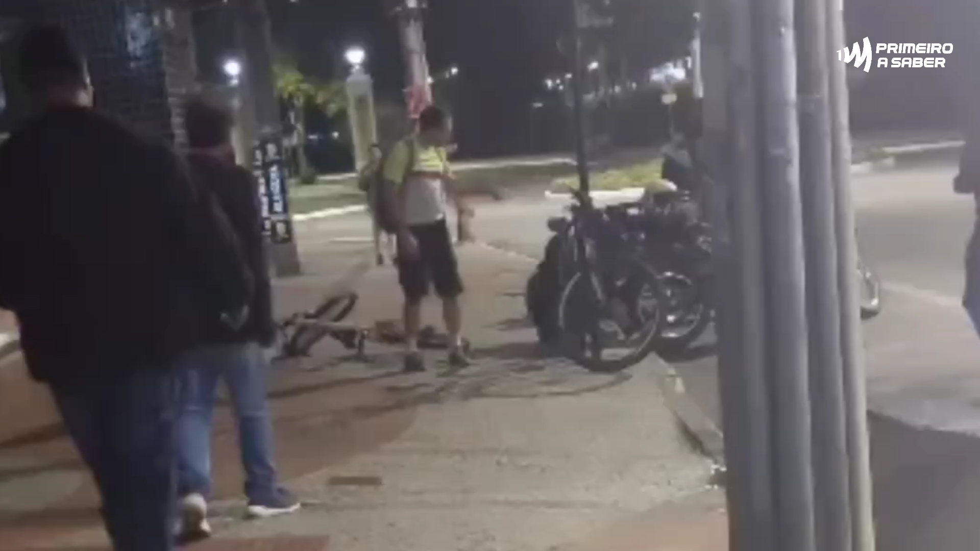 Dentista agride ex-paciente a socos na avenida P. H. Rolfs; agressão é registrada por câmeras de segurança