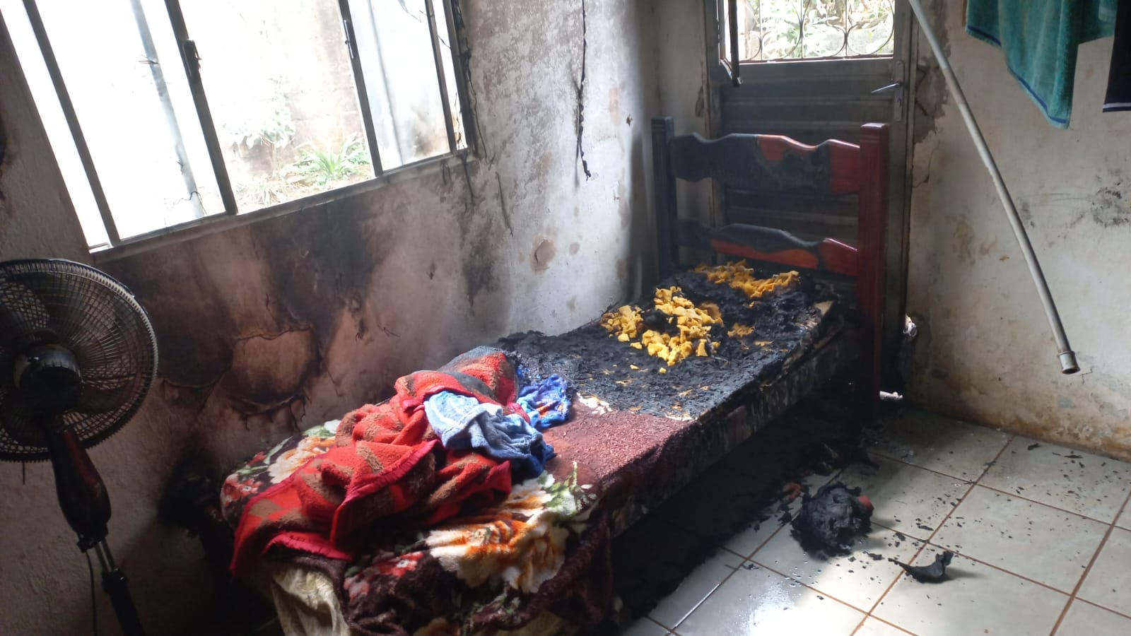 Teixeiras: Bombeiros atendem incêndio causado por curto-circuito