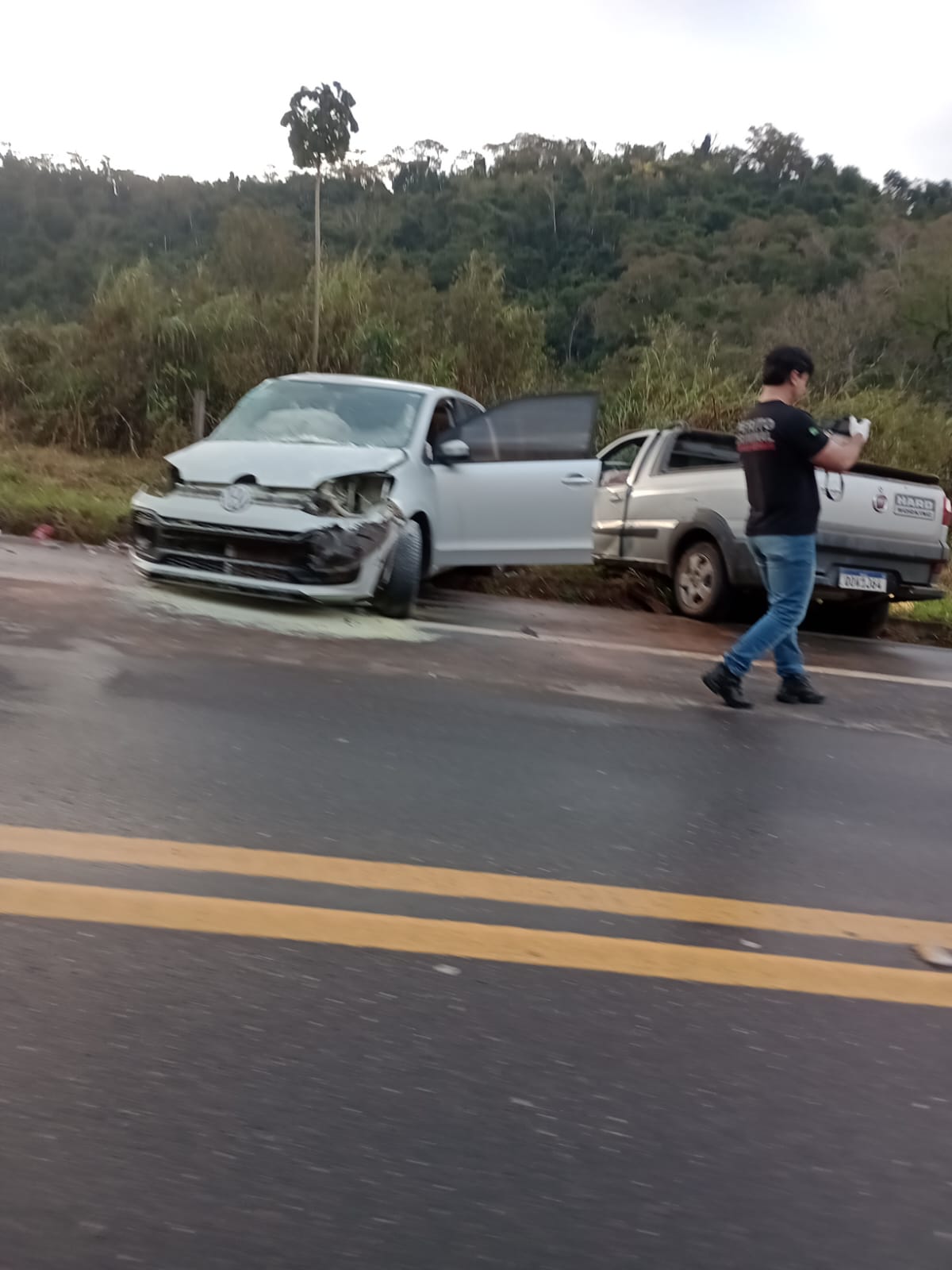 Acidente entre três carros em Ponte Nova deixa vítima fatal