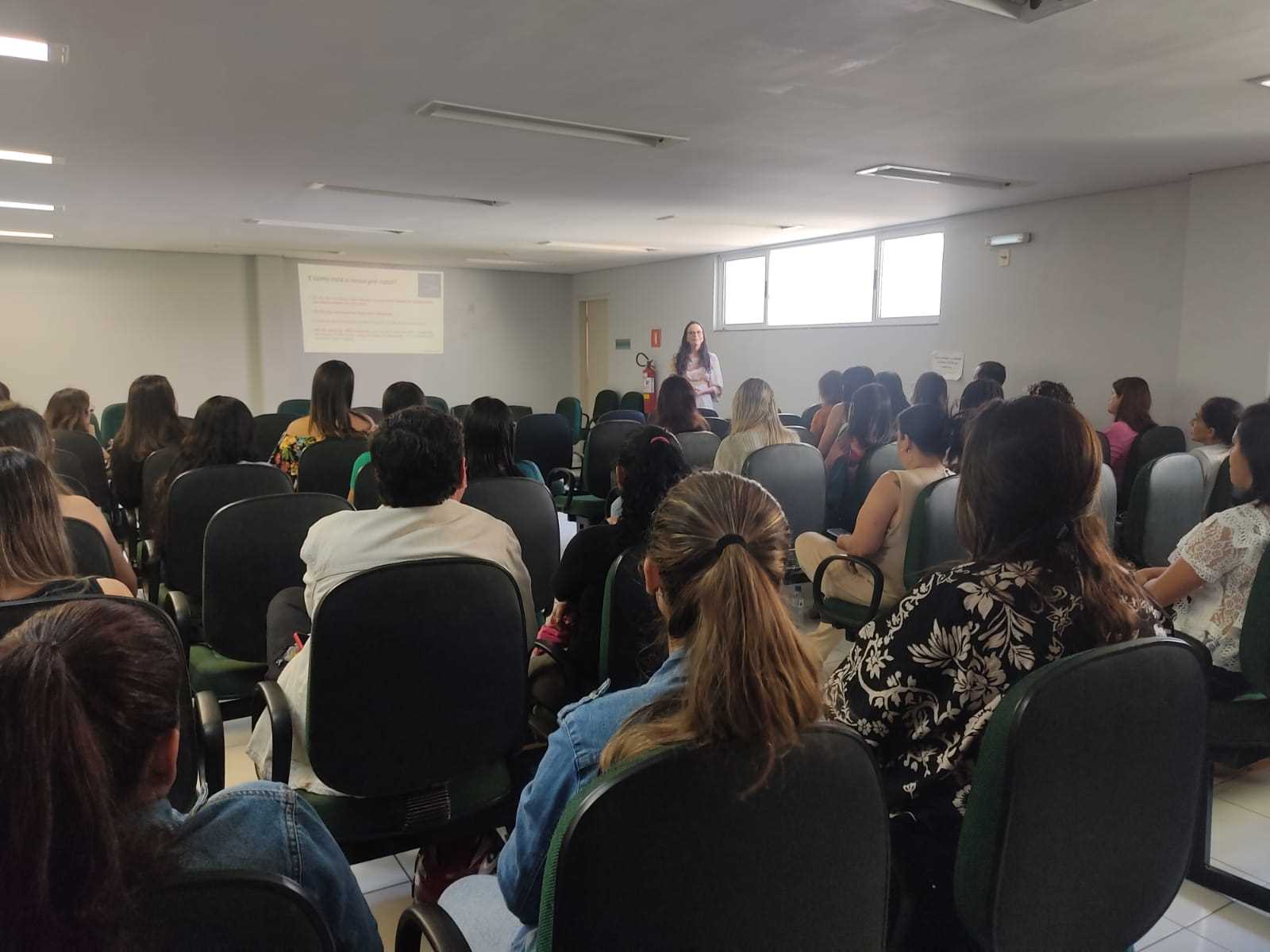 Enfermeiros da Microrregião de Viçosa passam por capacitação