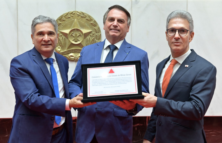 Bolsonaro recebe título de cidadão honorário de MG