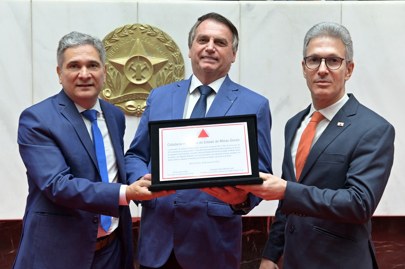Bolsonaro recebe título de cidadão honorário de MG