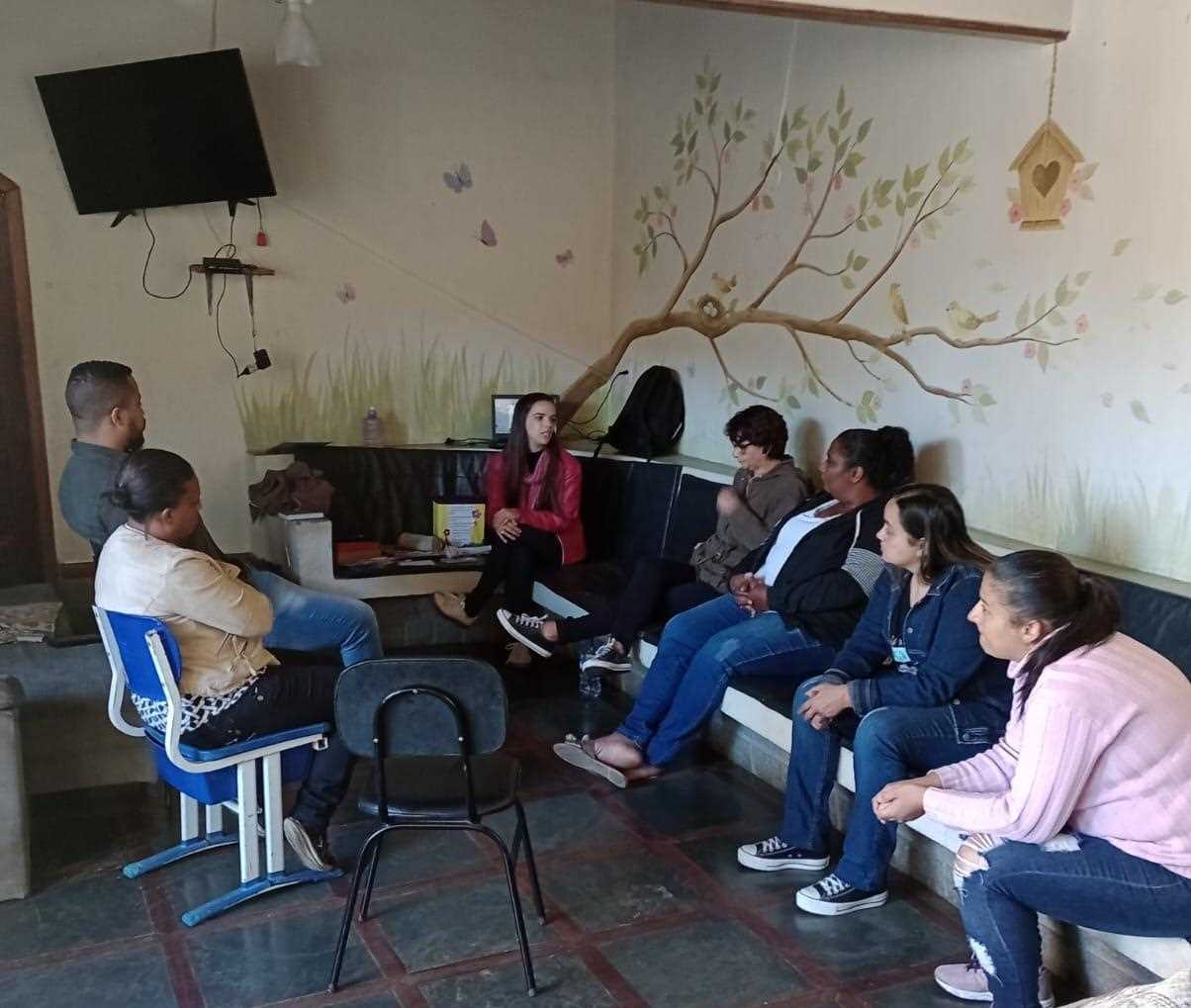 Psicóloga promove capacitação em saúde mental e acolhimento no abrigo CIACA