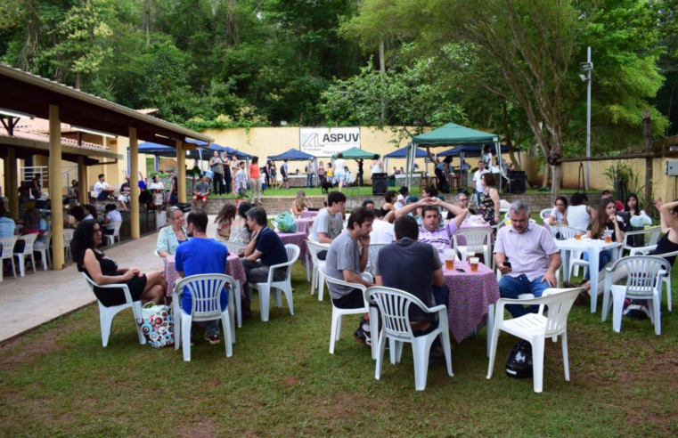 Quintal Solidário de hoje (30) tem troca de livros e contação de histórias