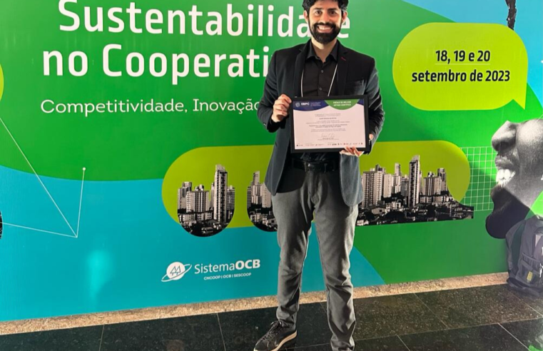 Professor da UFV é premiado em encontro de pesquisadores em cooperativismo