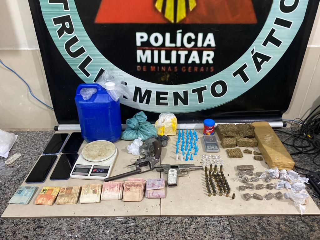 Operação da PM no Cidade Nova resulta em apreensões de armas, drogas e três prisões