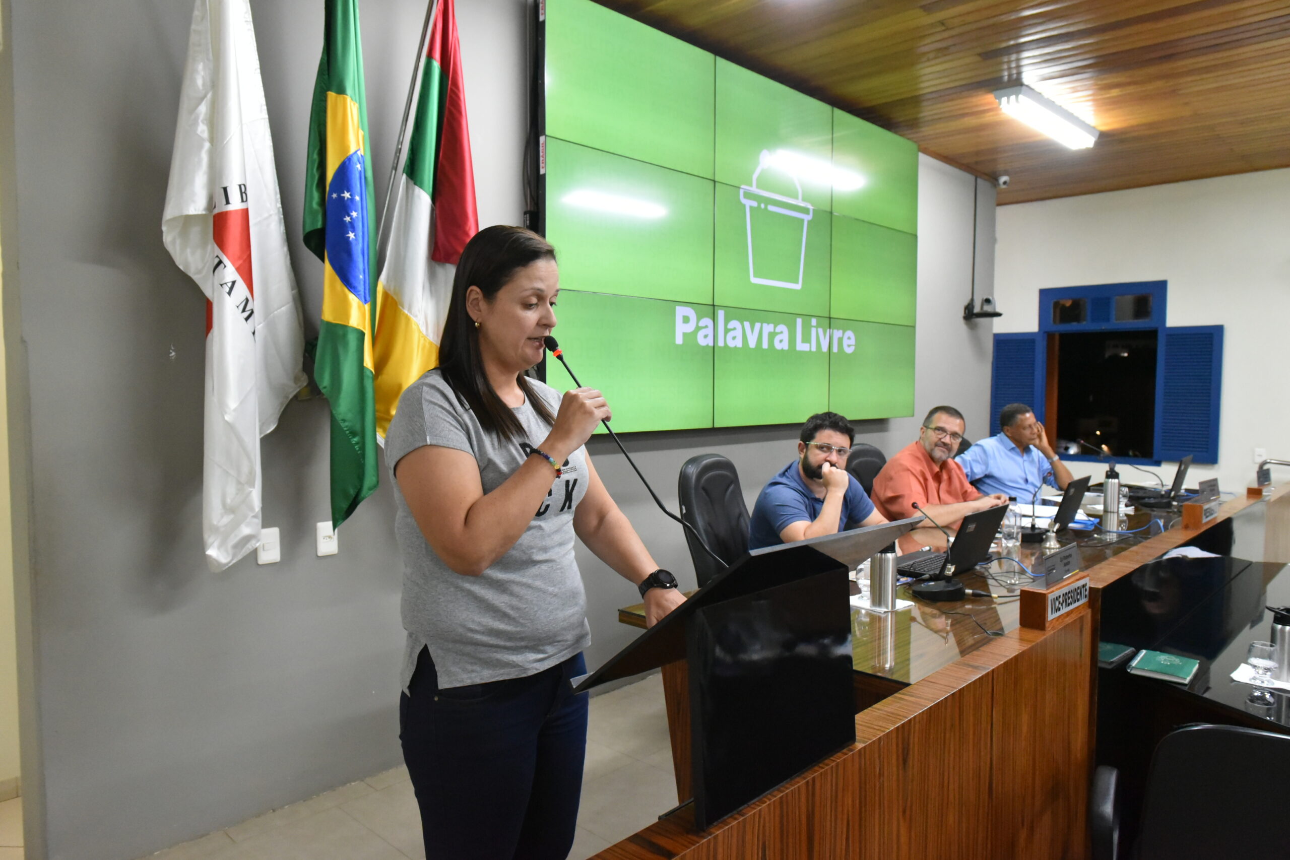 Vereadora de Ponte Nova alerta “Crise na saúde em Viçosa sobrecarrega hospitais em PN”