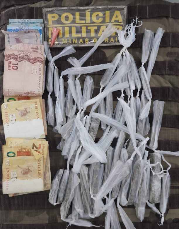 PM de Ubá prende suspeito e apreende drogas em operação no Bairro da Luz