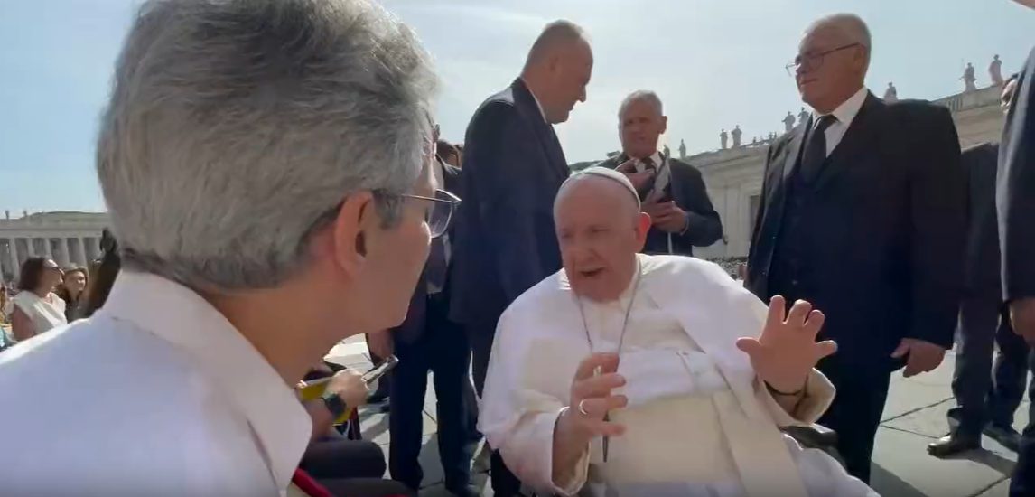 VÍDEO: em visita à Itália, Romeu Zema entrega café para Papa e afirma: “lutamos pela nossa liberdade”