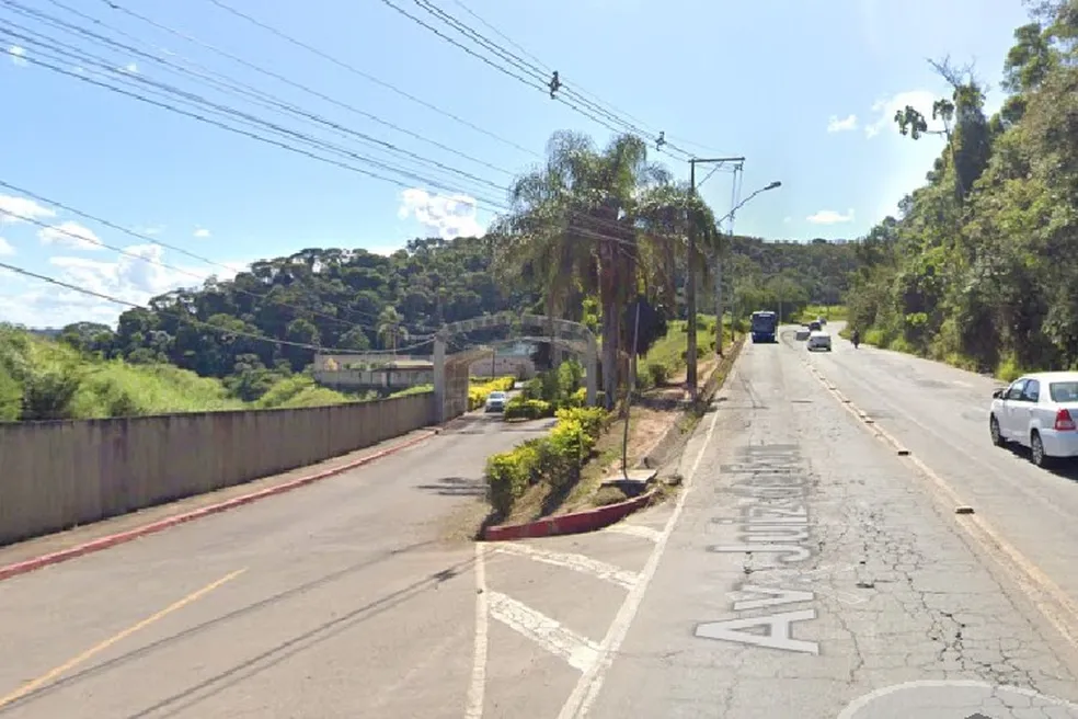 Com ajuda do atual namorado, mulher atrai ex namorado para motel e rouba seu carro, carteira e celular