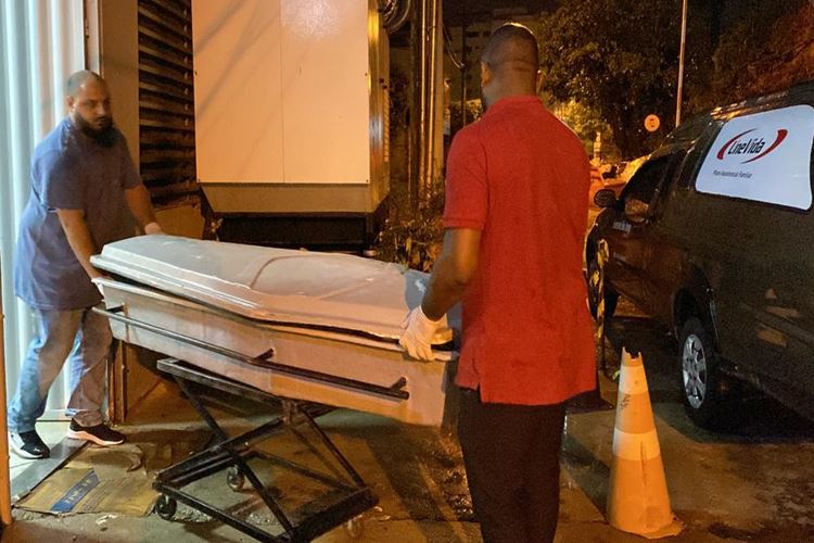 Com ajuda de amante, mulher contrata assassino de aluguel para executar marido de 39 anos