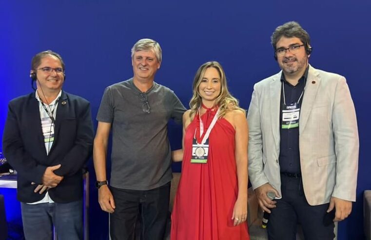 Doutora Cristiane Ferreira Alfenas é homenageada  por contribuições à odontologia mineira