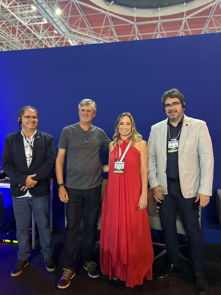 Doutora Cristiane Ferreira Alfenas é homenageada  por contribuições à odontologia mineira