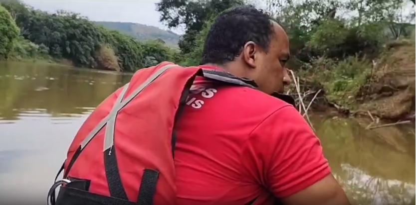 Bombeiros buscam homem desaparecido no Rio Piranga em Guaraciaba